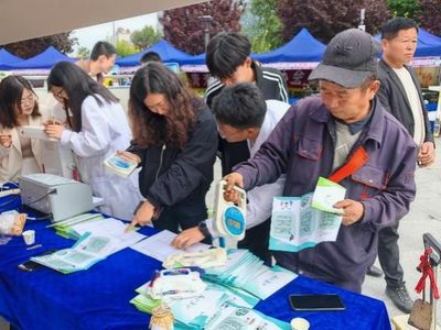 公共卫生系与青海省营养学会联合举办全国科普日“三减三健”营养健康咨询服务